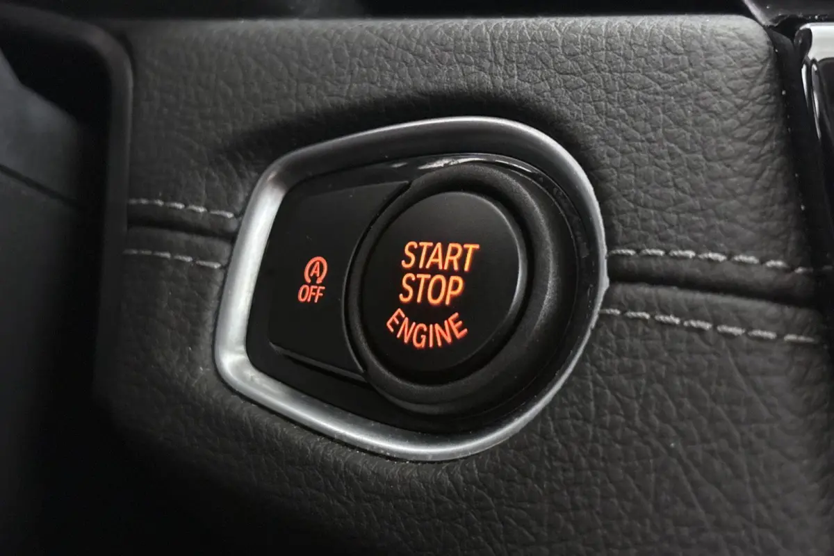 216i Business Edition Plus Trekhaak Stoelverwarming Head-Up Harman Kardon