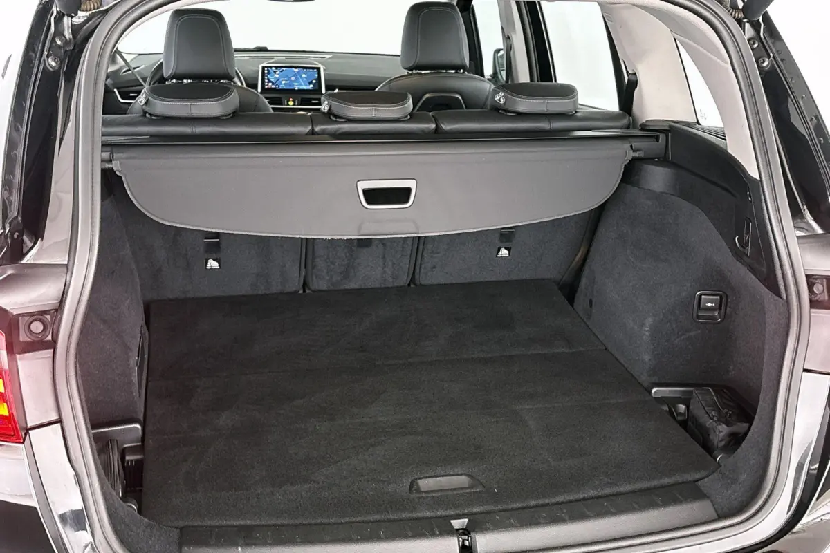 216i Business Edition Plus Trekhaak Stoelverwarming Head-Up Harman Kardon