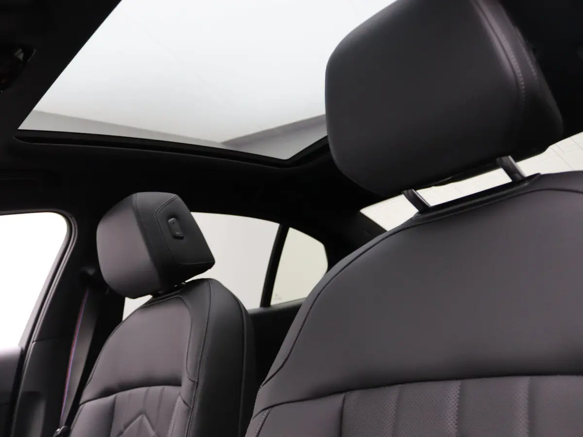 eDrive40 | M Sportpakket Pro | Panoramadak | Bowers & Wilkins | Comfortstoelen | Trekhaak