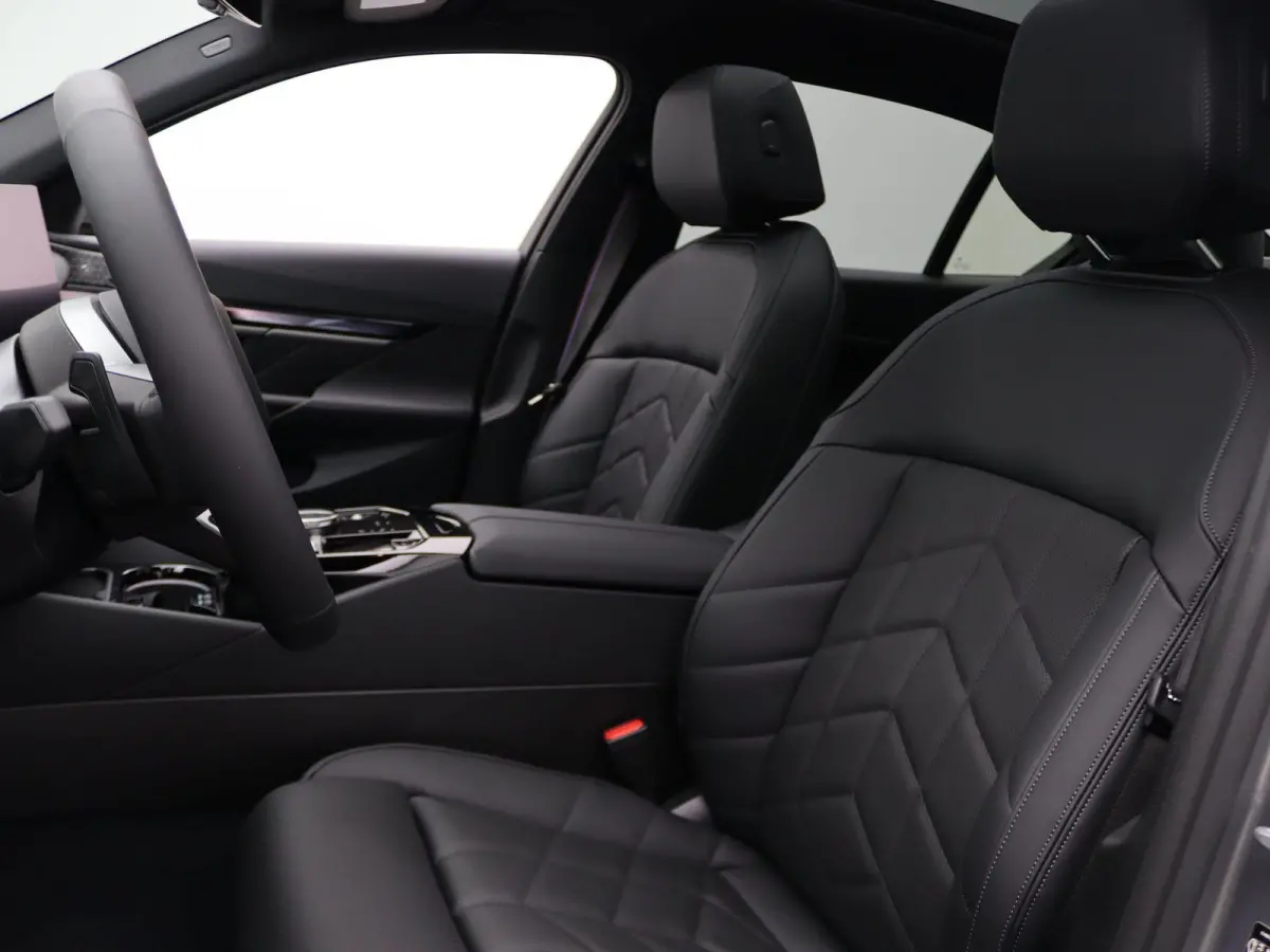 eDrive40 | M Sportpakket Pro | Panoramadak | Bowers & Wilkins | Comfortstoelen | Trekhaak