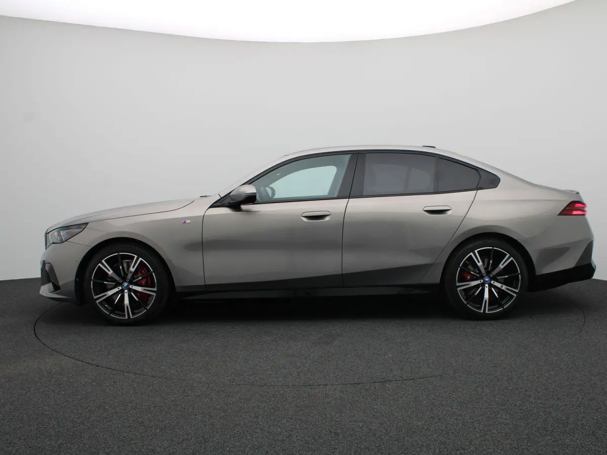 eDrive40 | M Sportpakket Pro | Panoramadak | Bowers & Wilkins | Comfortstoelen | Trekhaak