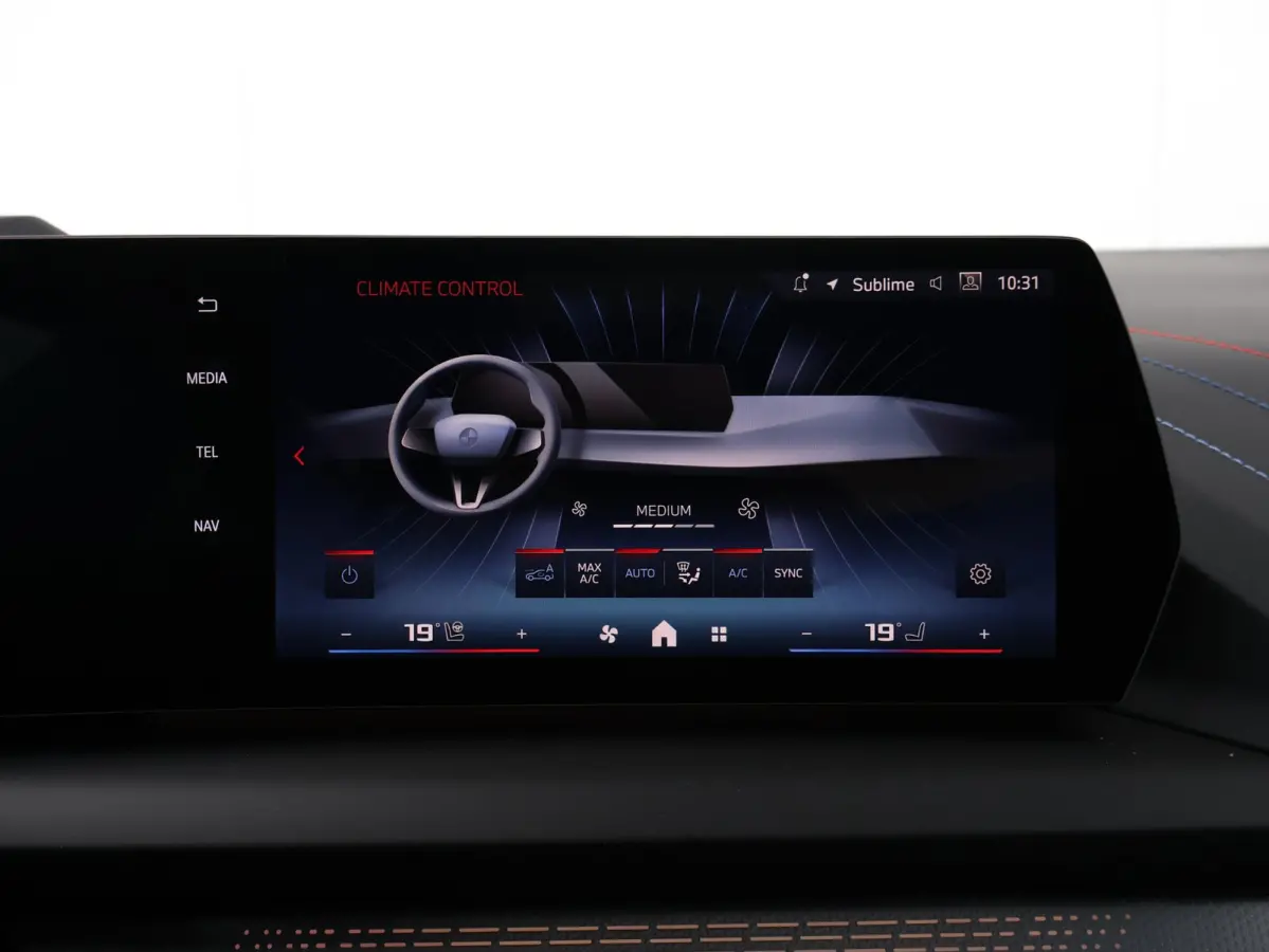 M235 xDrive | M Sportpakket Pro | M Compound remsysteem | Panoramadak | Harman Kardon | Head-Up Display