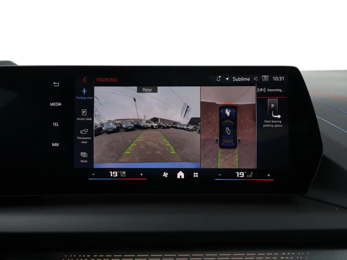 M235 xDrive | M Sportpakket Pro | M Compound remsysteem | Panoramadak | Harman Kardon | Head-Up Display
