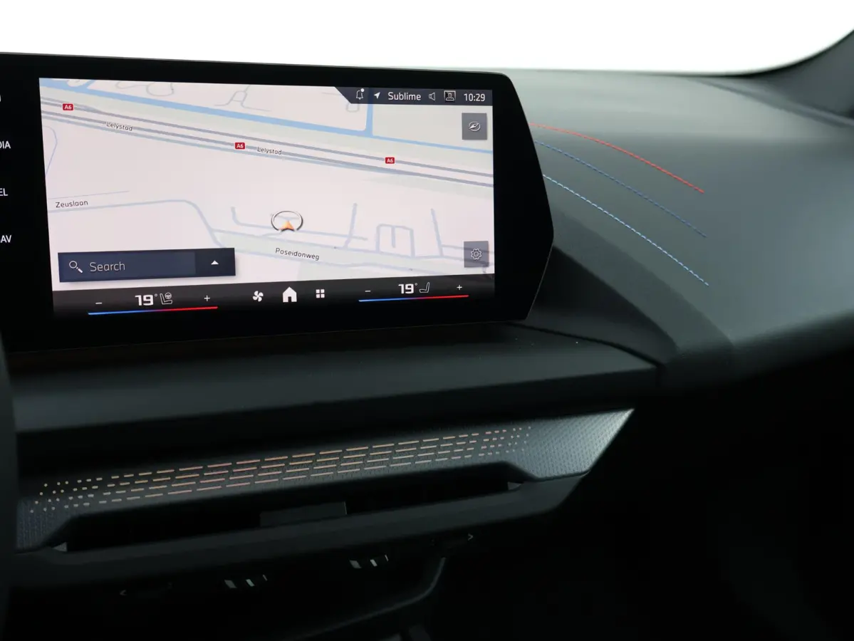M235 xDrive | M Sportpakket Pro | M Compound remsysteem | Panoramadak | Harman Kardon | Head-Up Display