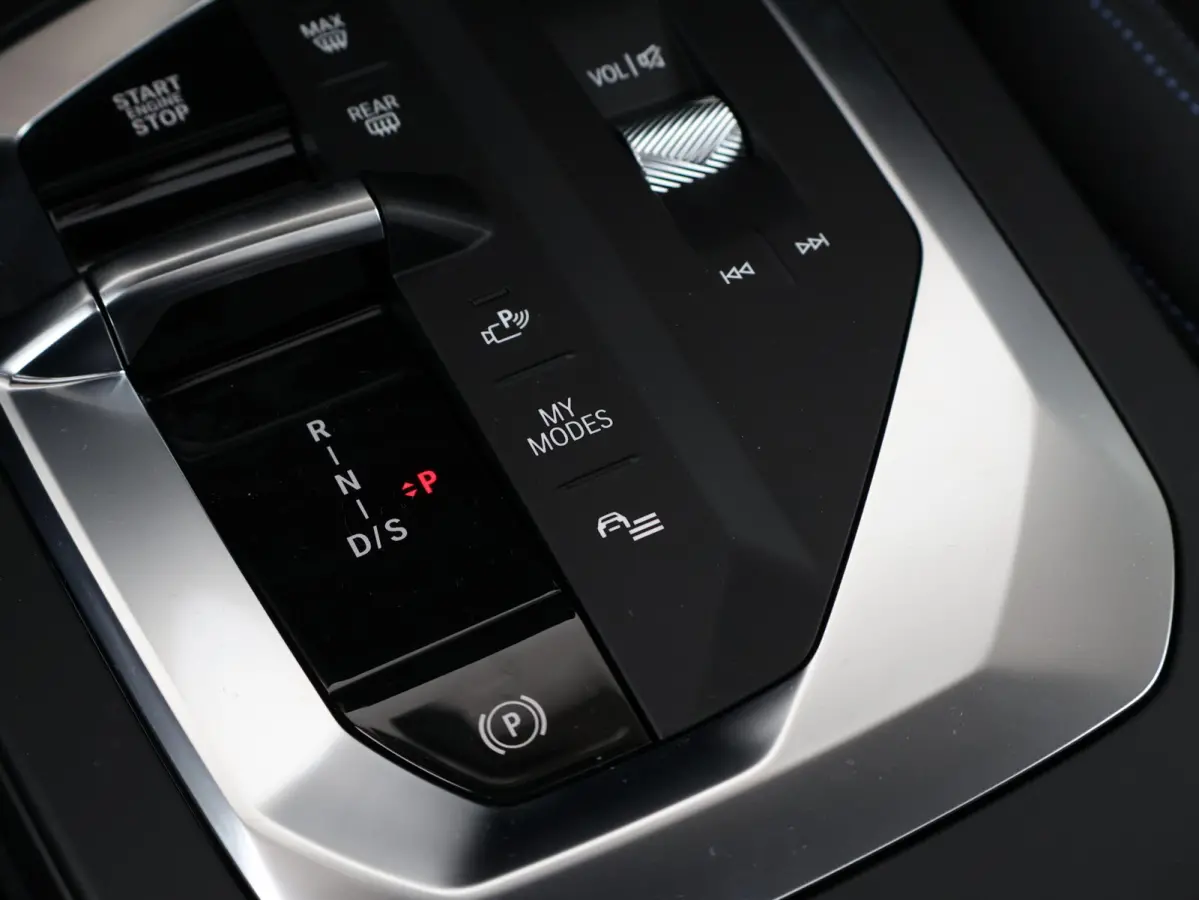 M235 xDrive | M Sportpakket Pro | M Compound remsysteem | Panoramadak | Harman Kardon | Head-Up Display