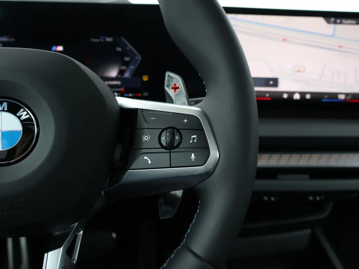 M235 xDrive | M Sportpakket Pro | M Compound remsysteem | Panoramadak | Harman Kardon | Head-Up Display