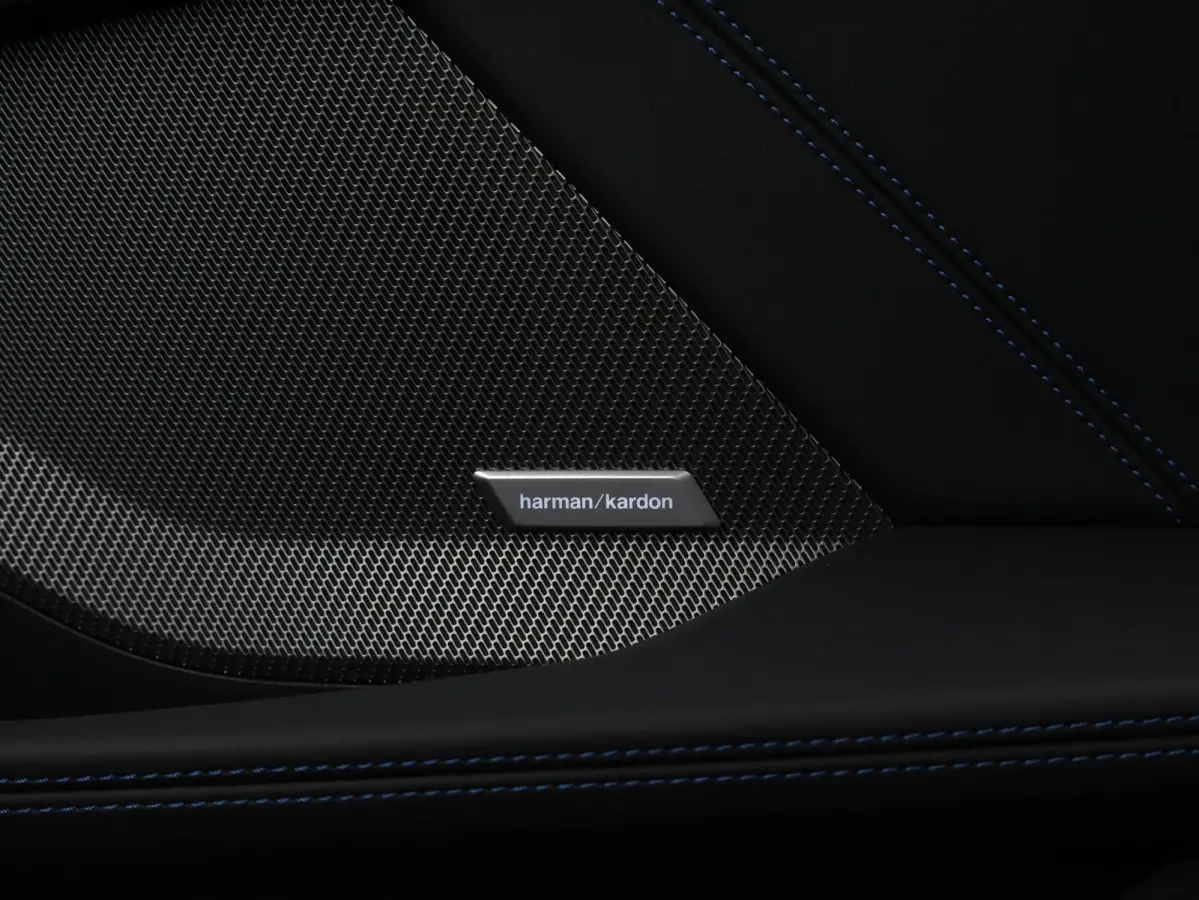 M235 xDrive | M Sportpakket Pro | M Compound remsysteem | Panoramadak | Harman Kardon | Head-Up Display