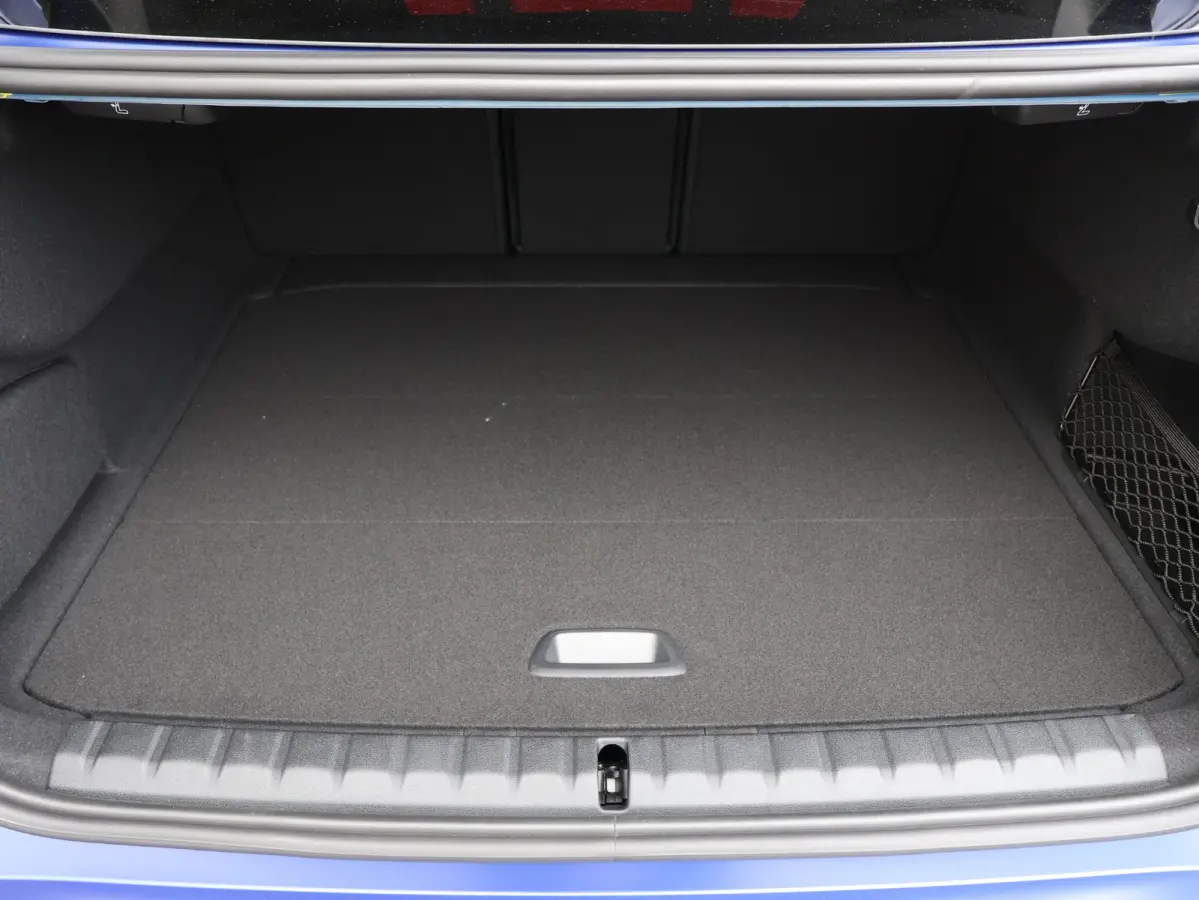 M235 xDrive | M Sportpakket Pro | M Compound remsysteem | Panoramadak | Harman Kardon | Head-Up Display
