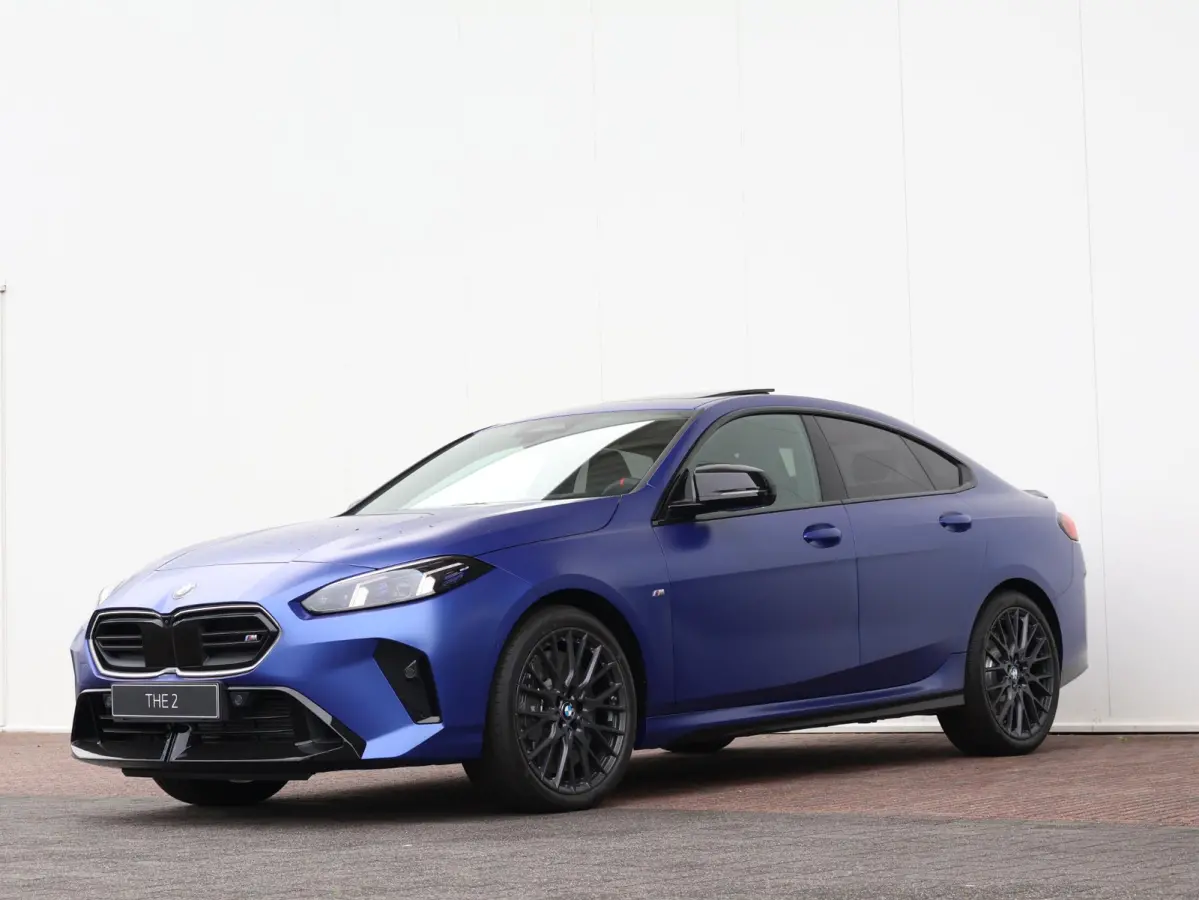 M235 xDrive | M Sportpakket Pro | M Compound remsysteem | Panoramadak | Harman Kardon | Head-Up Display