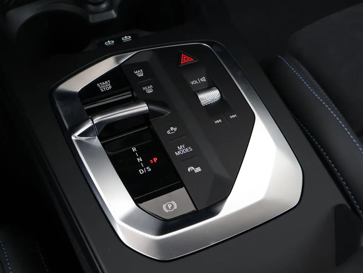 M235 xDrive | M Sportpakket Pro | M Compound remsysteem | Panoramadak | Harman Kardon | Head-Up Display