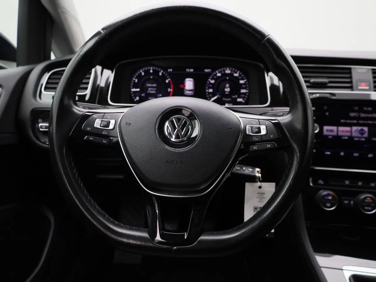 1.0 TSI Highline | Airconditioning | Cruise Control | Navigatie | DAB | Parkeersensoren | Lichtmetalen Velgen |