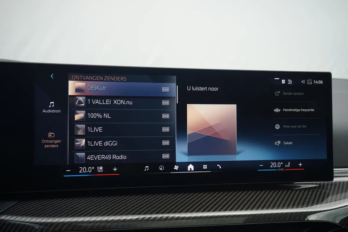 eDrive40 | M Sportpakket Pro | Harman Kardon | Active Cruise Control | Elektrisch verstelbare stoelen | Trekhaak