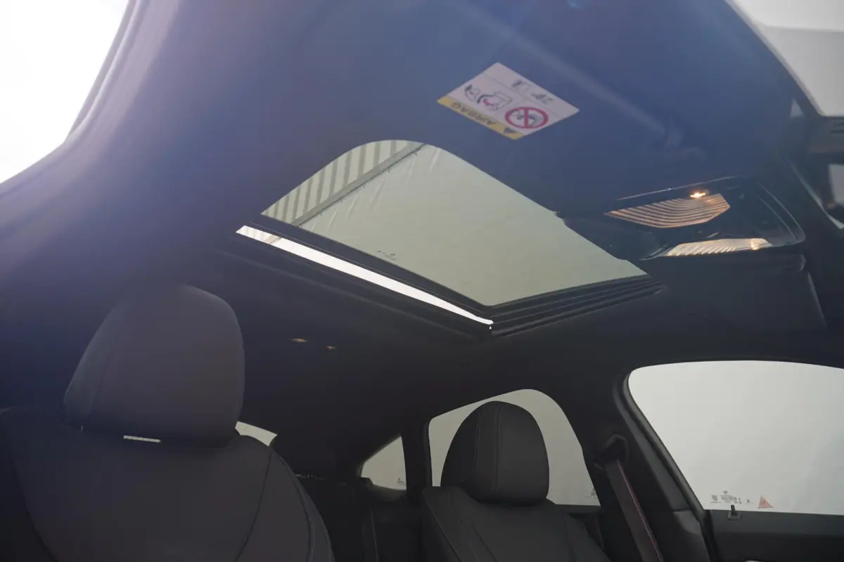 eDrive40 | M Sportpakket Pro | Harman Kardon | Active Cruise Control | Elektrisch verstelbare stoelen | Trekhaak