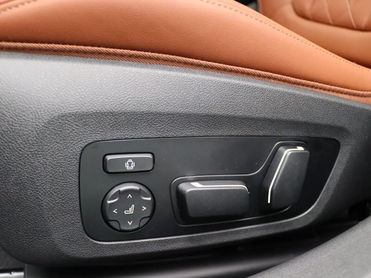 eDrive35 | M Sportpakket Pro | Elektrisch verstelbare stoelen | Driving Assistant Professional | Harman Kardon