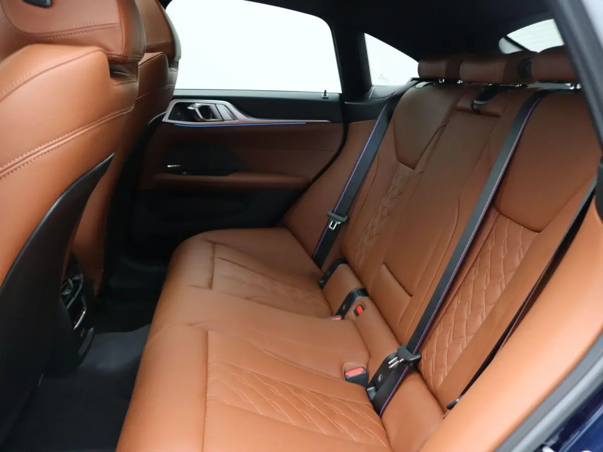 eDrive35 | M Sportpakket Pro | Elektrisch verstelbare stoelen | Driving Assistant Professional | Harman Kardon