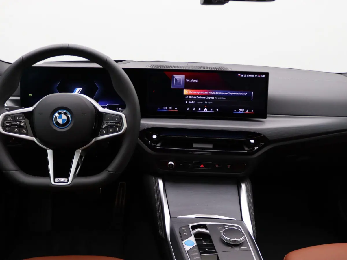 eDrive35 | M Sportpakket Pro | Elektrisch verstelbare stoelen | Driving Assistant Professional | Harman Kardon