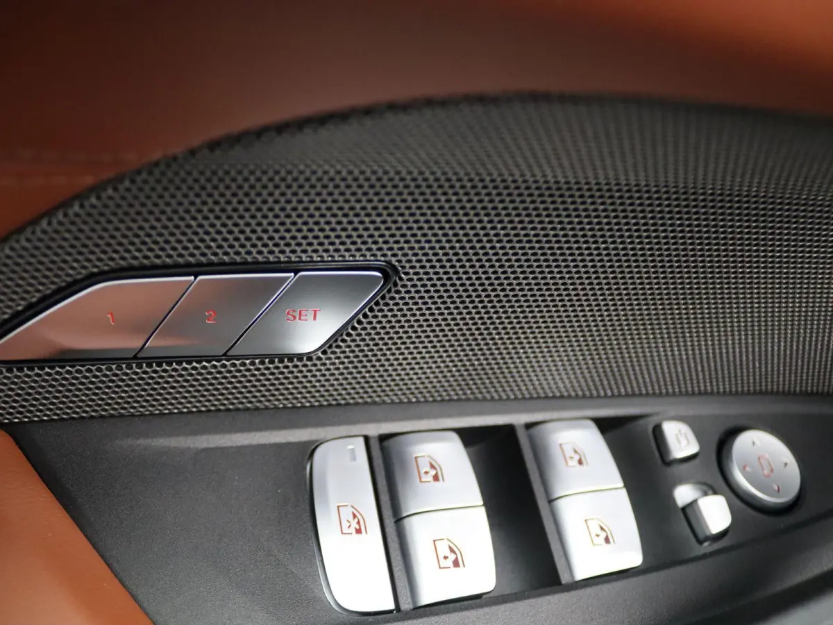 eDrive35 | M Sportpakket Pro | Elektrisch verstelbare stoelen | Driving Assistant Professional | Harman Kardon