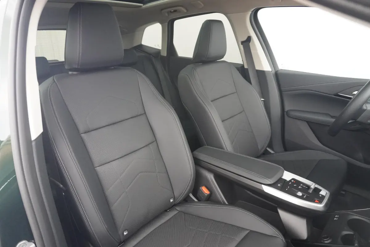 225e xDrive | Panoramadak | Harman Kardon | Elektrisch verstelbare stoelen | Trekhaak | Driving Assistant