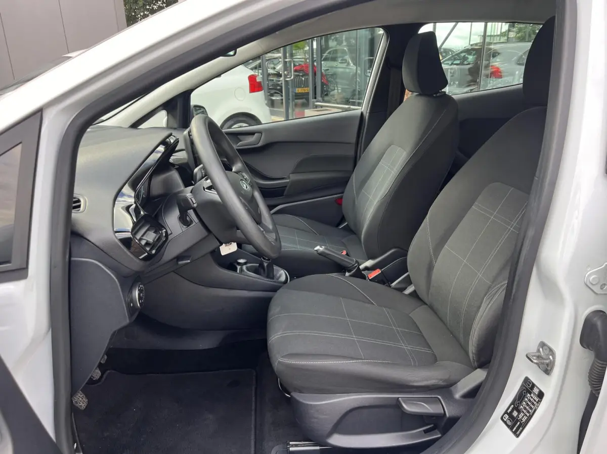 1.0 EcoBoost Connected 5 Deurs Airco Cruise LED