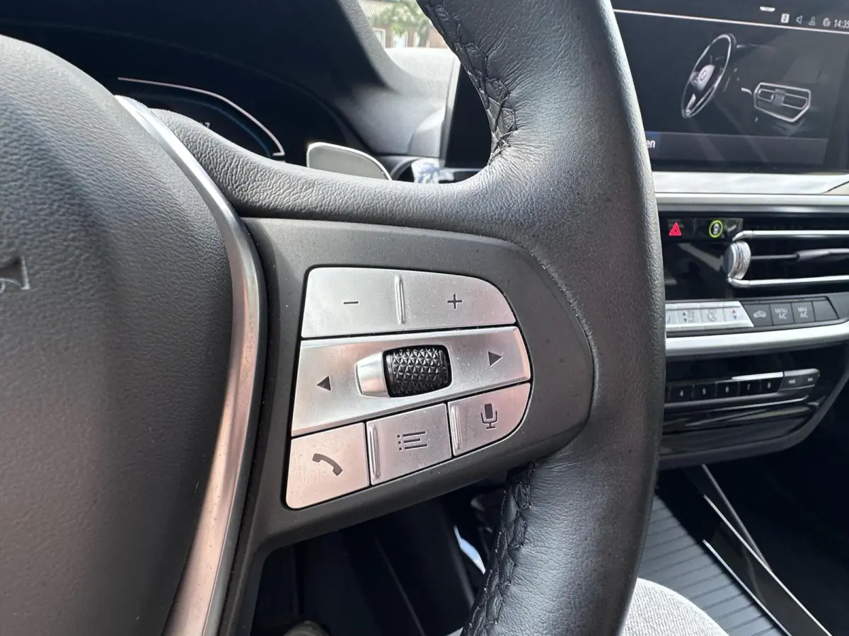xDrive30e Business Edition Plus Climat control, Camera, Carplay, Bluetooth, LM..