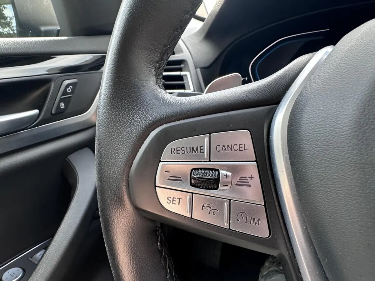 xDrive30e Business Edition Plus Climat control, Camera, Carplay, Bluetooth, LM..