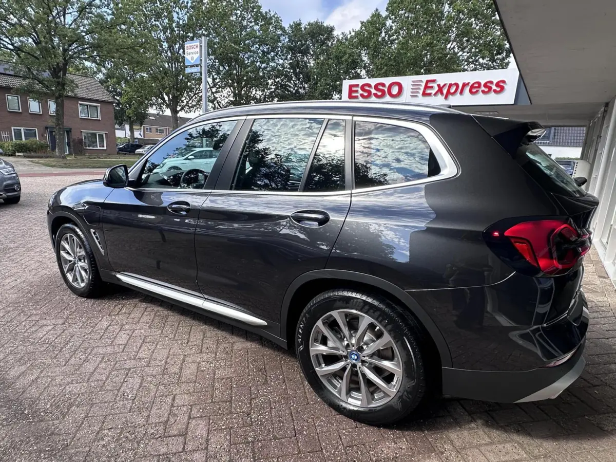 xDrive30e Business Edition Plus Climat control, Camera, Carplay, Bluetooth, LM..