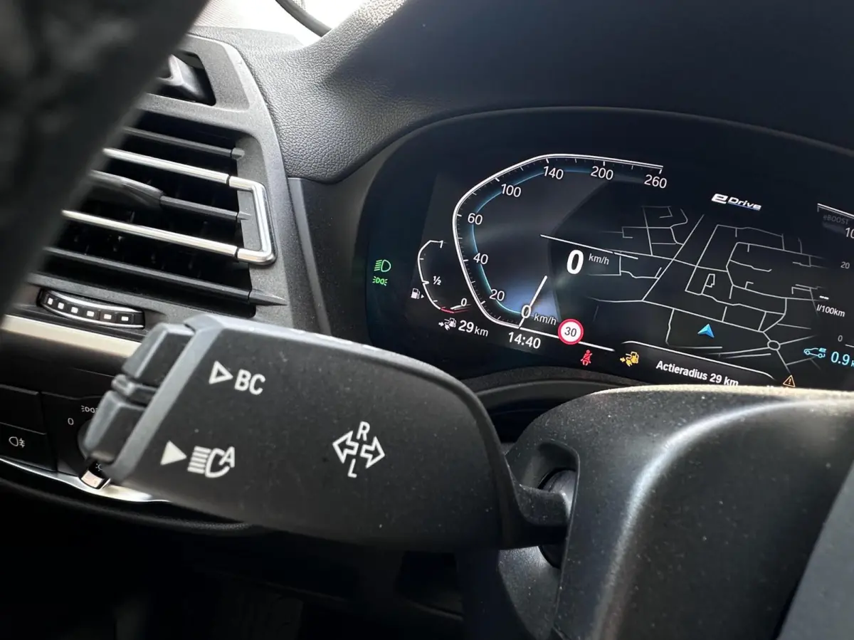 xDrive30e Business Edition Plus Climat control, Camera, Carplay, Bluetooth, LM..