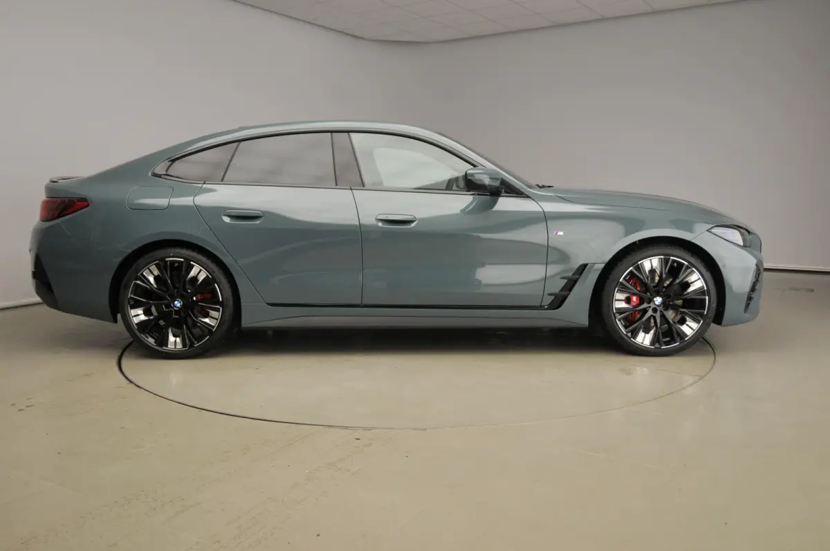 420i | M Sportpakket Pro | Schuif-/kanteldak | Harman Kardon | Stuurwielrand verwarmd