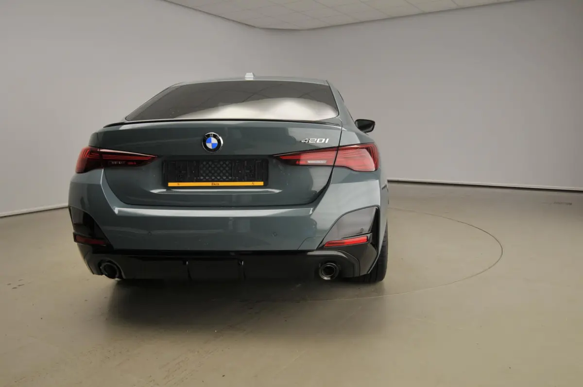 420i | M Sportpakket Pro | Schuif-/kanteldak | Harman Kardon | Stuurwielrand verwarmd