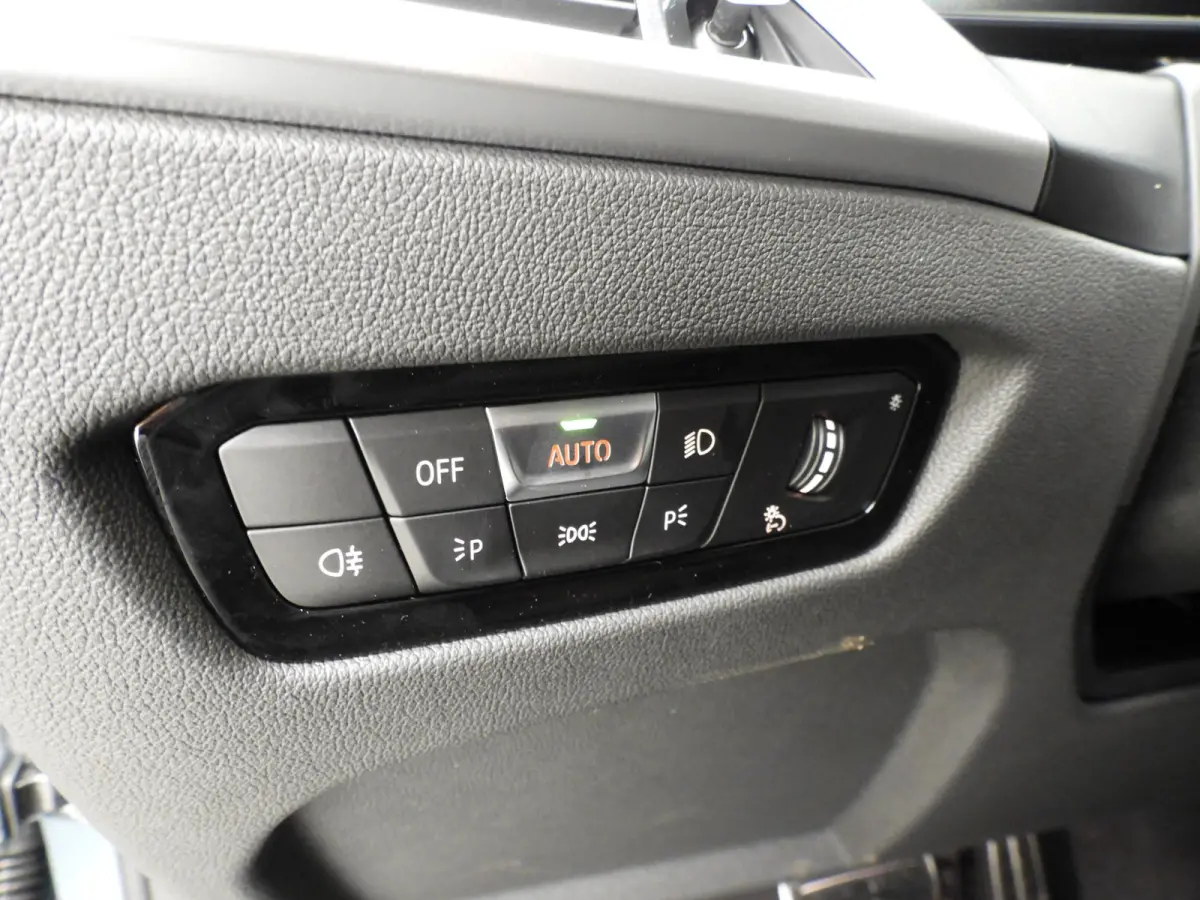 420i | M Sportpakket Pro | Schuif-/kanteldak | Harman Kardon | Stuurwielrand verwarmd
