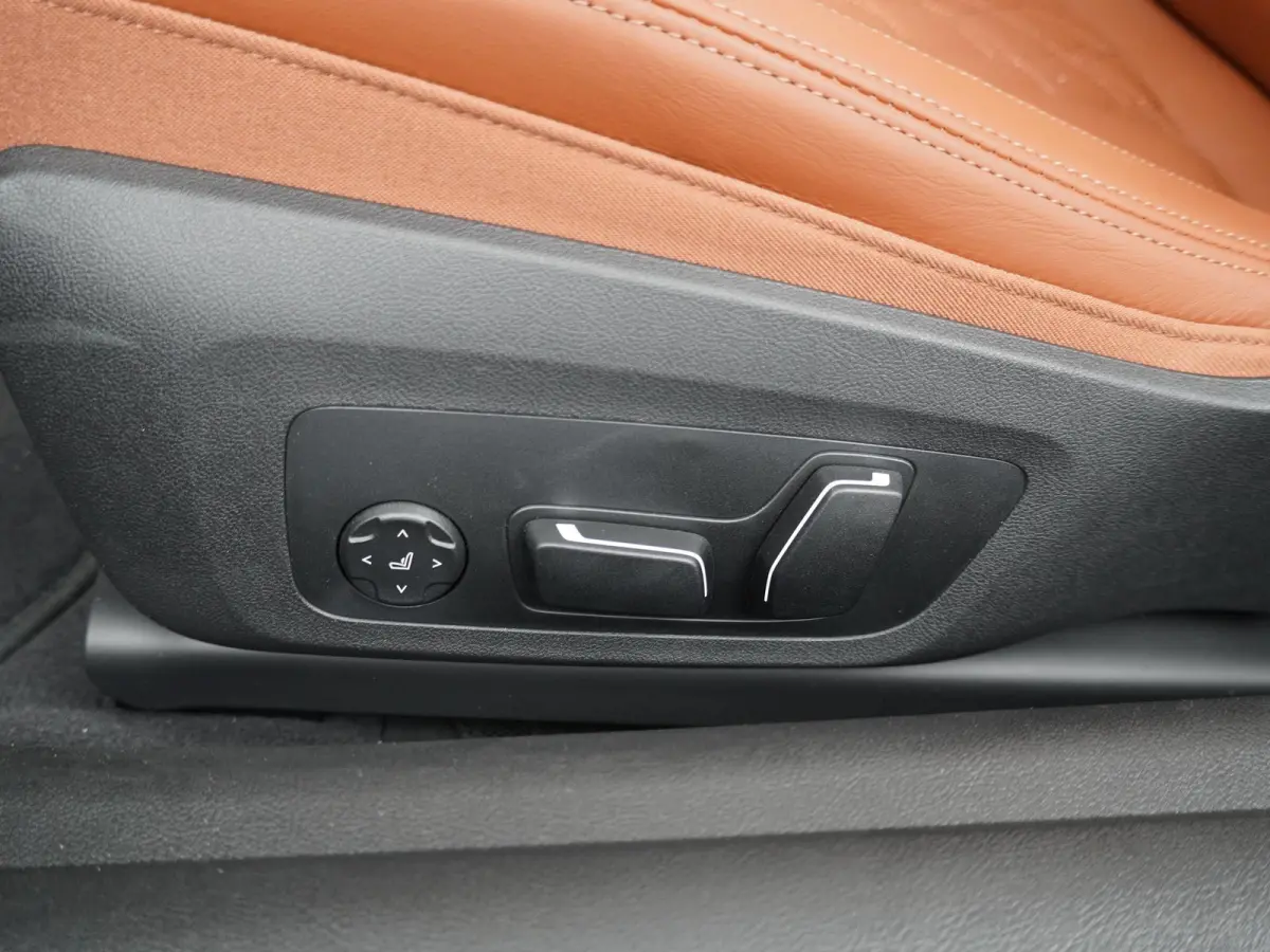 430i xDrive | M Sportpakket Pro | Harman Kardon | Air Collar | Elektrisch verstelbare voorstoelen met stoelvenilatie | M Adaptief onderstel