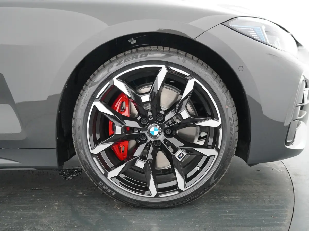430i xDrive | M Sportpakket Pro | Harman Kardon | Air Collar | Elektrisch verstelbare voorstoelen met stoelvenilatie | M Adaptief onderstel