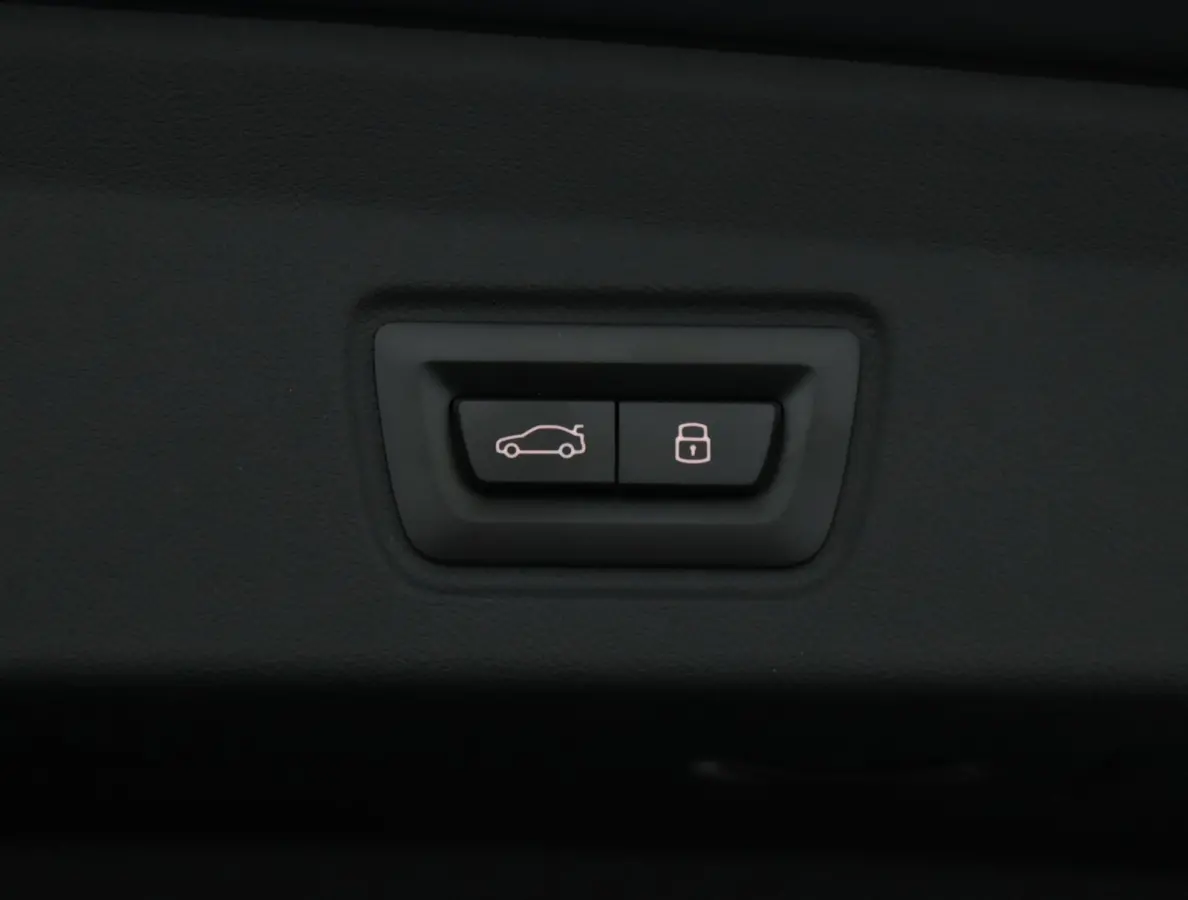 420i | M Sportpakket Pro | Schuif-/kanteldak | Head-Up Display | Active Cruise Control | Trekhaak |
