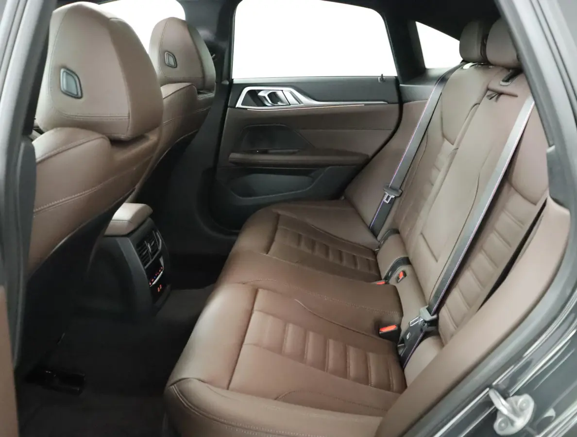 420i | M Sportpakket Pro | Schuif-/kanteldak | Head-Up Display | Active Cruise Control | Trekhaak |