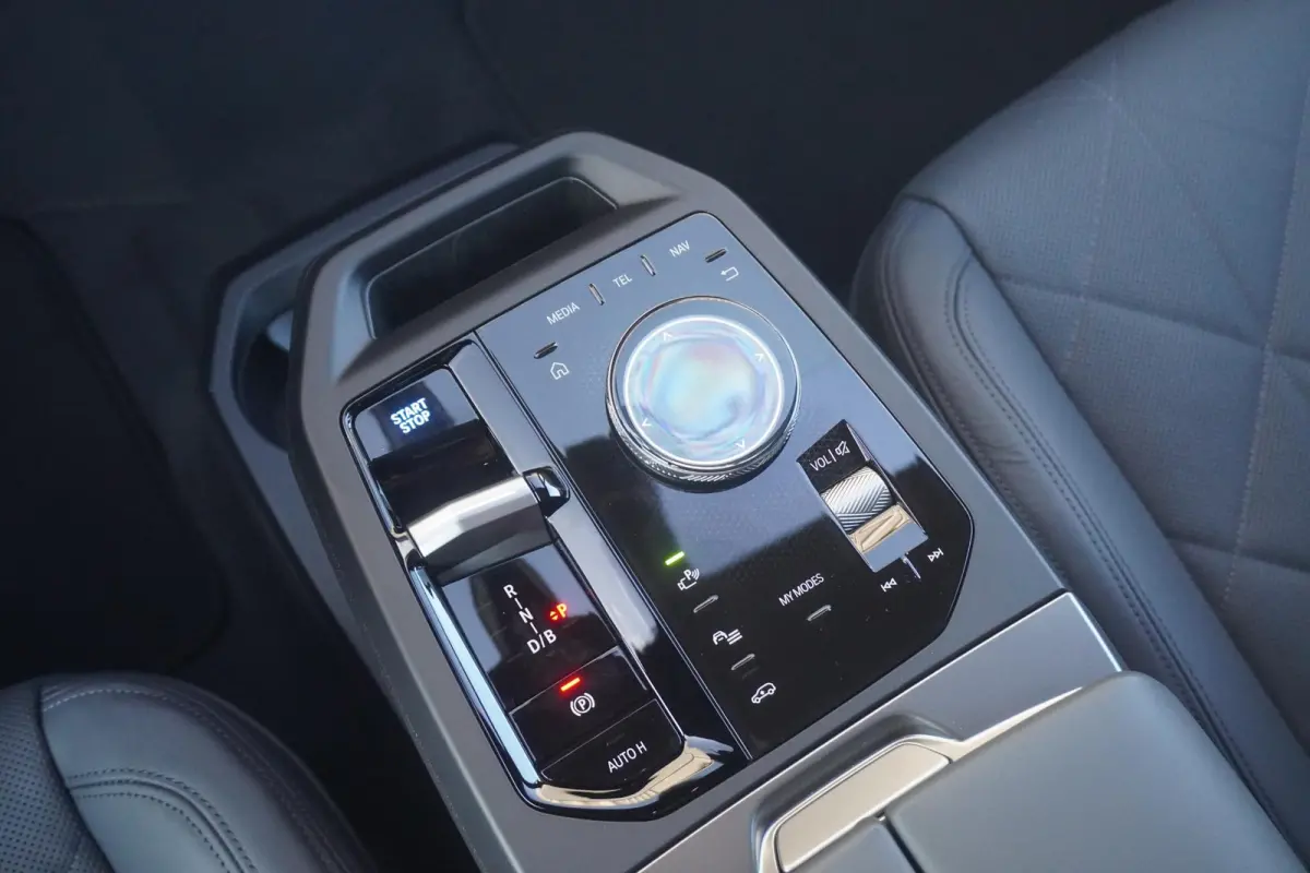 xDrive45 | M Sportpakket | Panoramadak Sky Lounge | Luchtvering | Stoelventilatie | Harman Kardon | Driving Assistant Professional