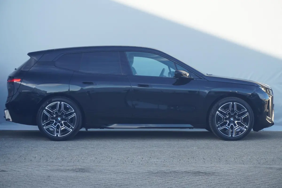 xDrive45 | M Sportpakket | Panoramadak Sky Lounge | Luchtvering | Stoelventilatie | Harman Kardon | Driving Assistant Professional