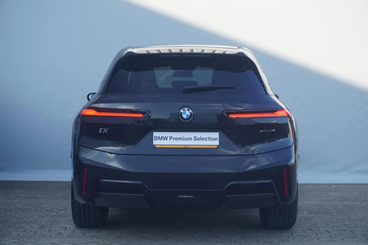 xDrive45 | M Sportpakket | Panoramadak Sky Lounge | Luchtvering | Stoelventilatie | Harman Kardon | Driving Assistant Professional