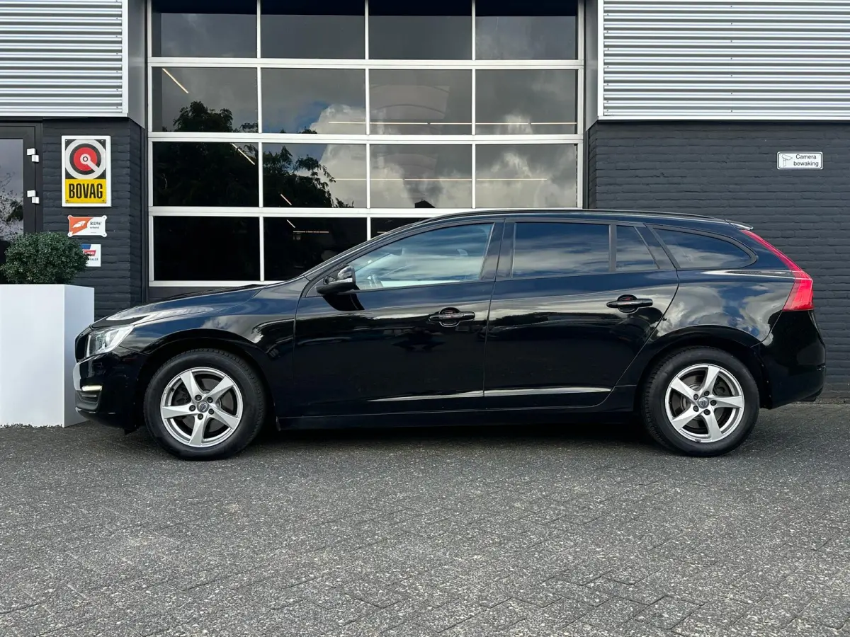 2.0 T3 Kinetic, Airco, Bluetooth, Cruise, Trekhaak, Radio, Stuur/ Stoelverwarming