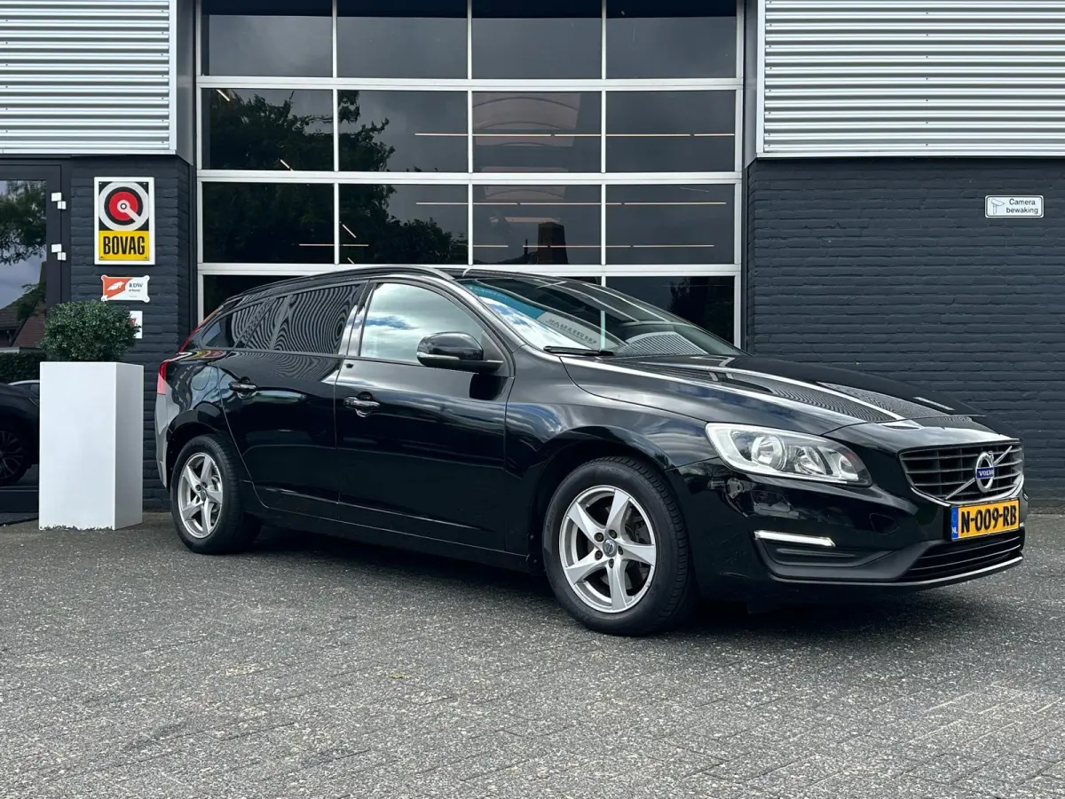 2.0 T3 Kinetic, Airco, Bluetooth, Cruise, Trekhaak, Radio, Stuur/ Stoelverwarming