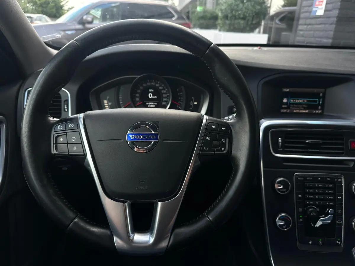 2.0 T3 Kinetic, Airco, Bluetooth, Cruise, Trekhaak, Radio, Stuur/ Stoelverwarming