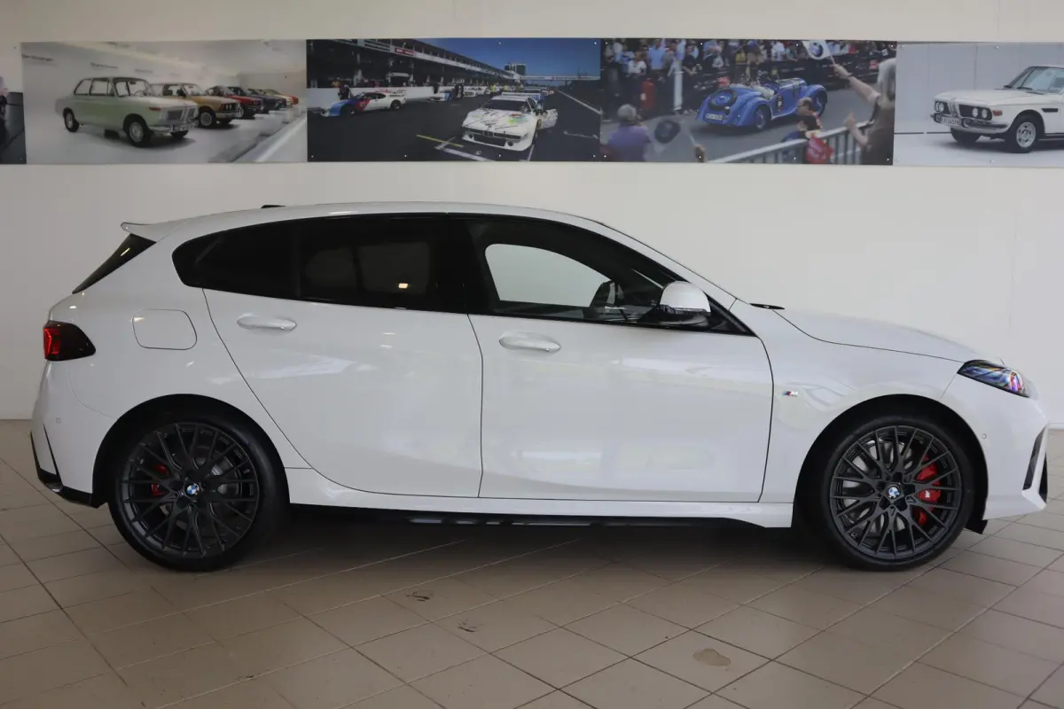 123 xDrive | M Sportpakket Pro | Harman Kardon | Head-Up Display | M Adaptief onderstel | Driving Assistant Plus