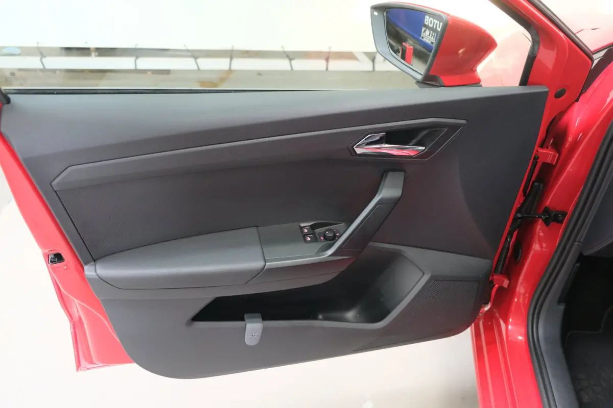 1.0 TSI Style - N.A.P. Airco, Cruise, Virtueel display, Carplay.
