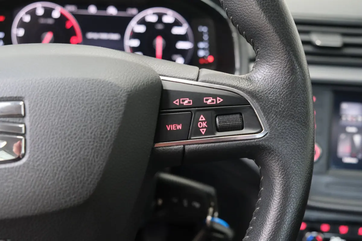 1.0 TSI Style - N.A.P. Airco, Cruise, Virtueel display, Carplay.