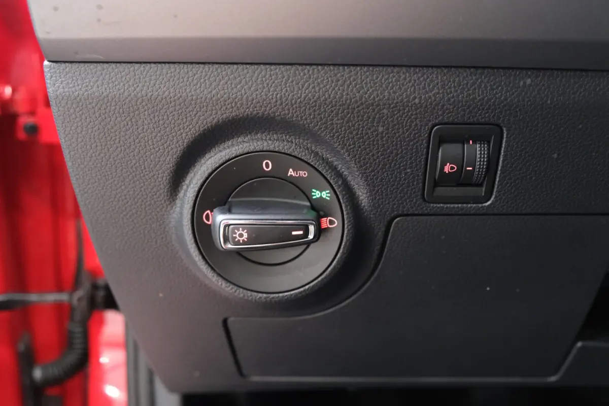 1.0 TSI Style - N.A.P. Airco, Cruise, Virtueel display, Carplay.