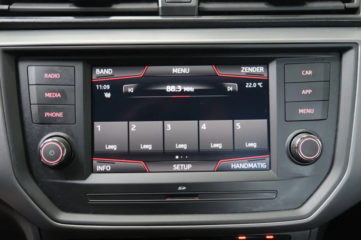1.0 TSI Style - N.A.P. Airco, Cruise, Virtueel display, Carplay.