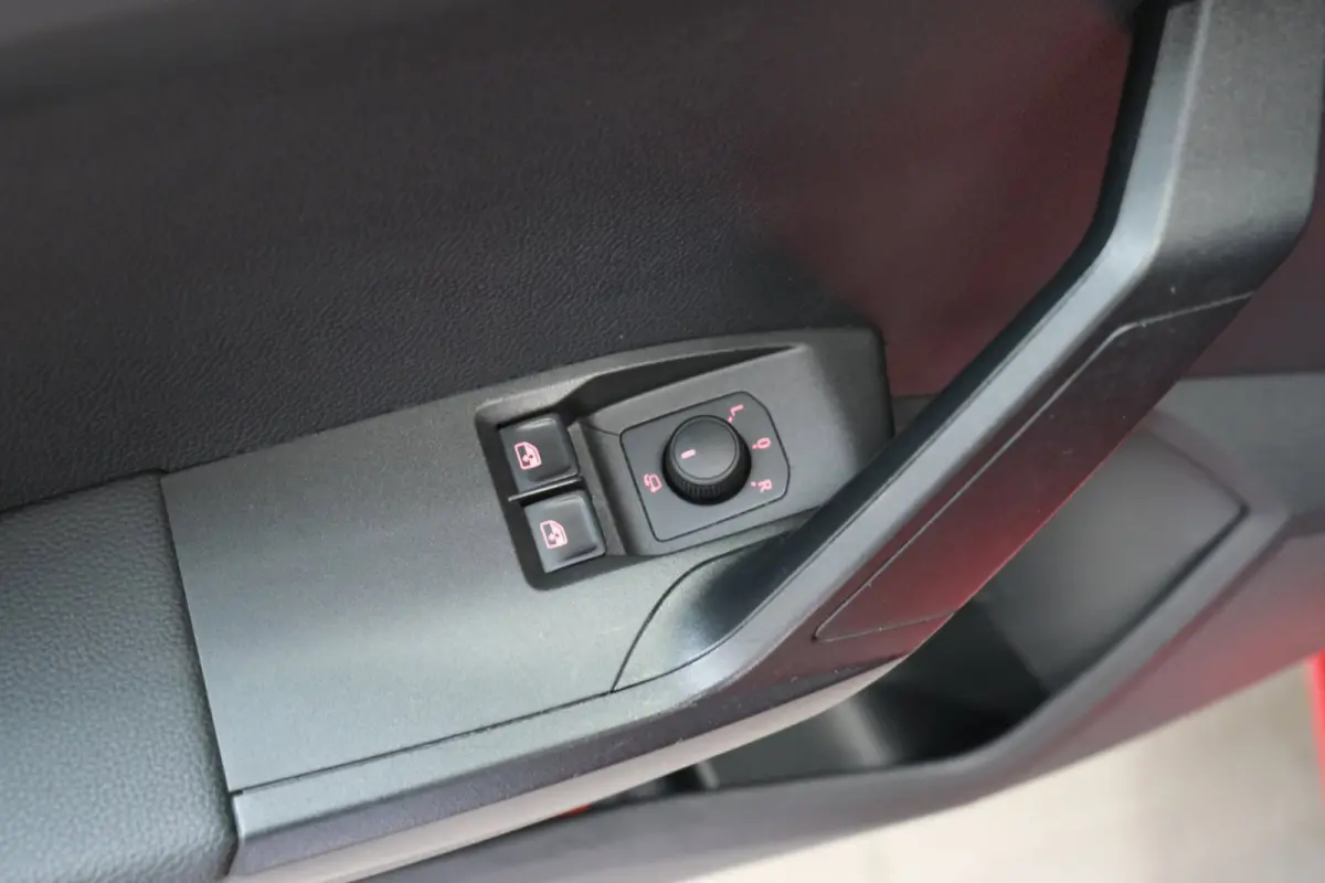 1.0 TSI Style - N.A.P. Airco, Cruise, Virtueel display, Carplay.