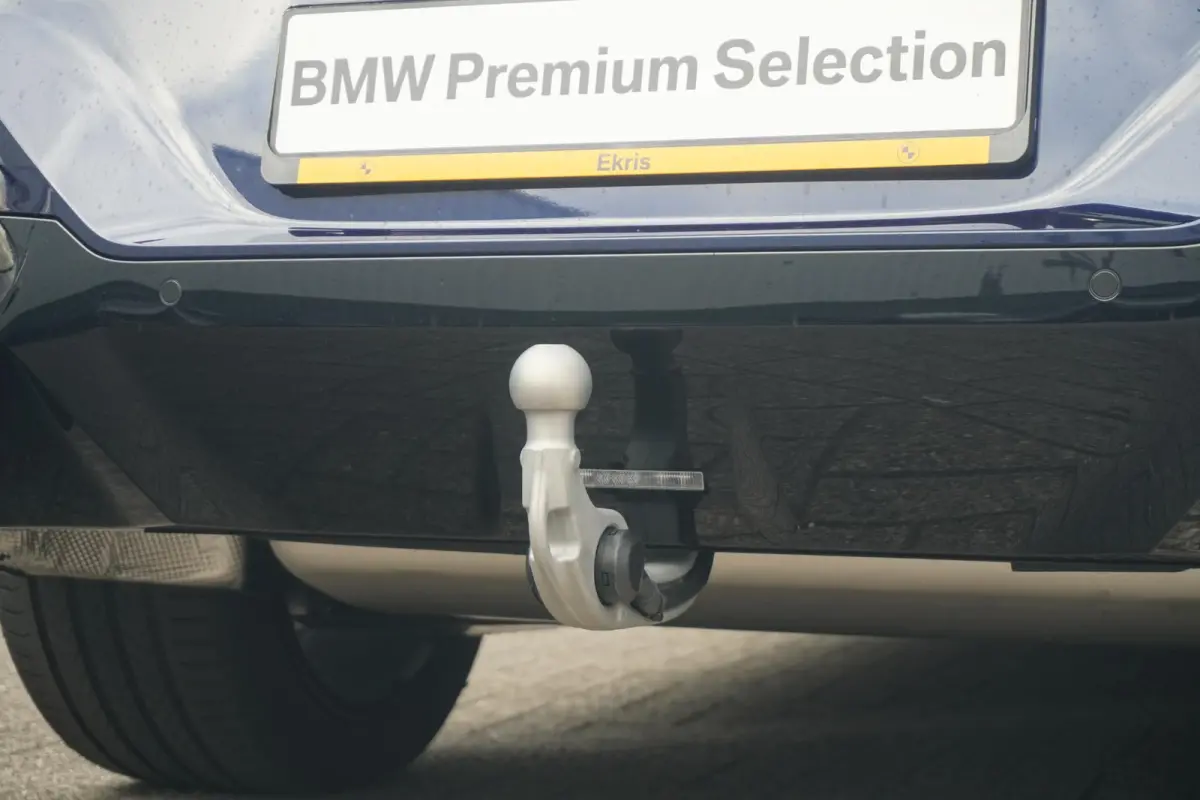 30e xDrive | M Sportpakket Pro | Panoramadak | Harman Kardon | Driving Assistant Professional | Trekhaak