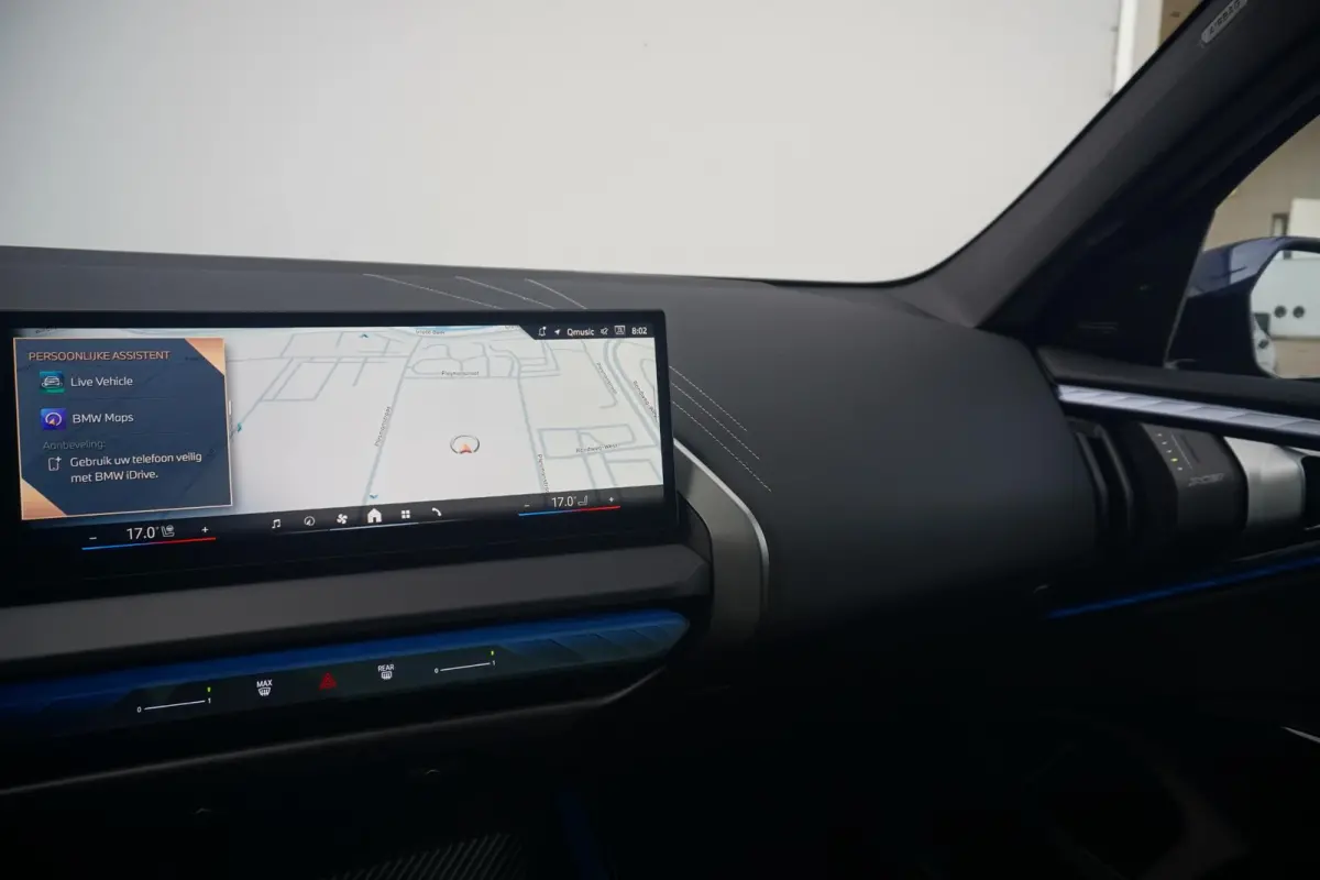 30e xDrive | M Sportpakket Pro | Panoramadak | Harman Kardon | Driving Assistant Professional | Trekhaak