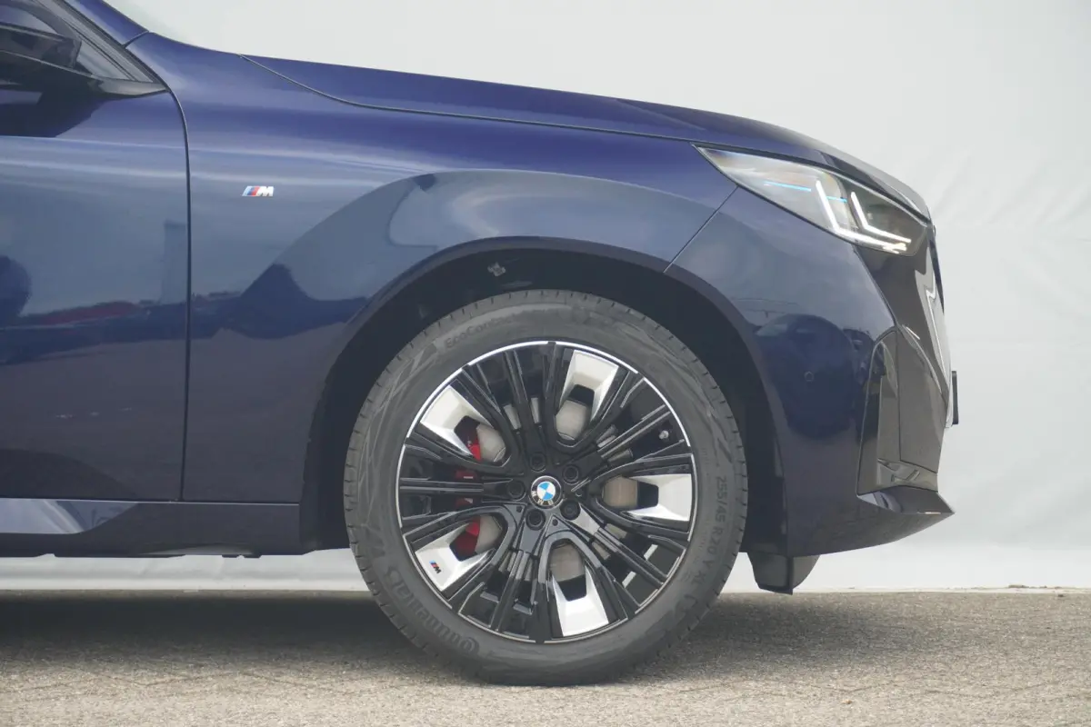 30e xDrive | M Sportpakket Pro | Panoramadak | Harman Kardon | Driving Assistant Professional | Trekhaak