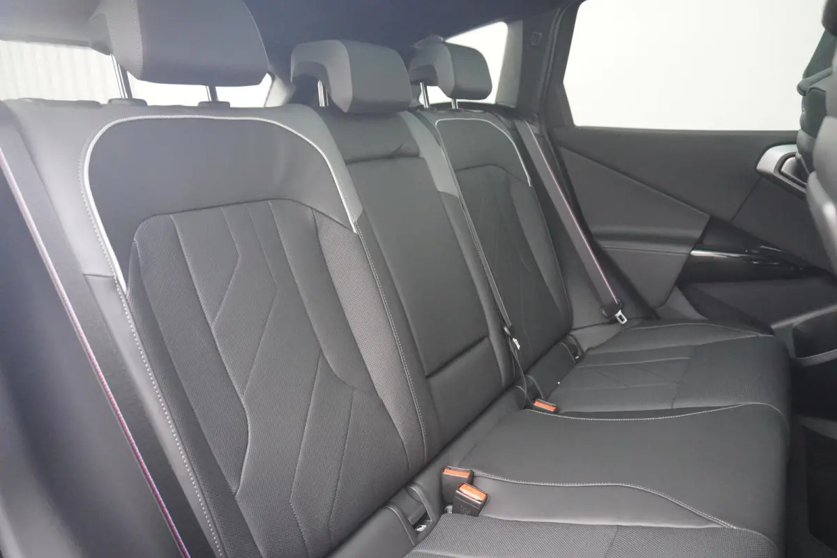 30e xDrive | M Sportpakket Pro | Panoramadak | Harman Kardon | Driving Assistant Professional | Trekhaak